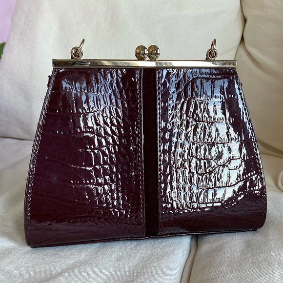 Liz Claiborne burgundy patent faux croc minibag with top handle - Picture 3 of 16